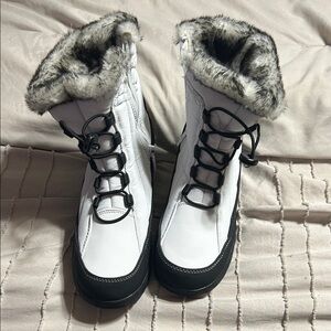 Women's Black and White Winter Boots with Faux Fur by Totes NWT